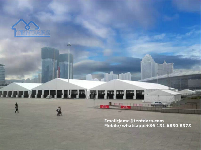 Large clear span tent